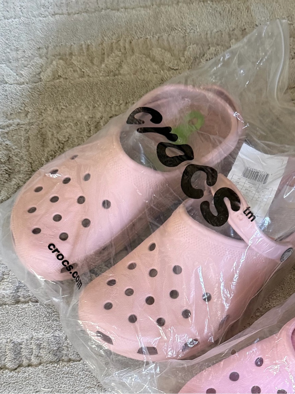 CROCS Classic Clog in Light Pink